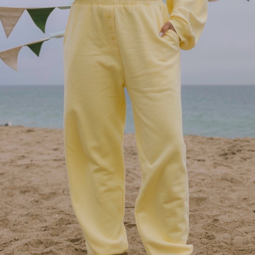 DAILY DRILLS henley style lemonade sweatpants